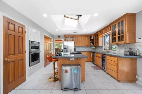 Kitchen - 15907 Cindee Ln, Redding, CA 96001 photo 3 of 4