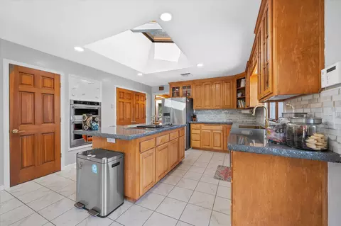 Kitchen - 15907 Cindee Ln, Redding, CA 96001 photo 4 of 4