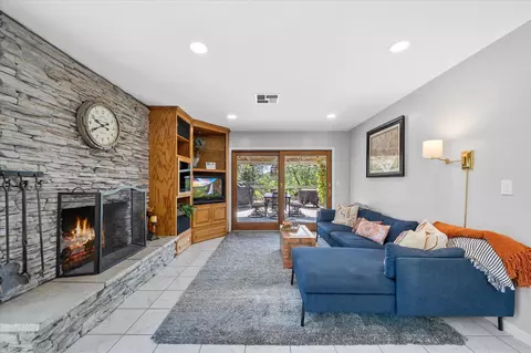 Living - 15907 Cindee Ln, Redding, CA 96001 photo 5 of 6