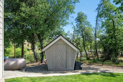 Exterior - 15907 Cindee Ln, Redding, CA 96001 photo 23 of 36