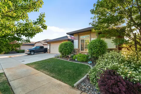 5538 Muir Peak Rd, Redding, CA 96002 photo 2