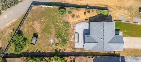 16851 Cape Cod Dr, Redding, CA 96003 photo 2