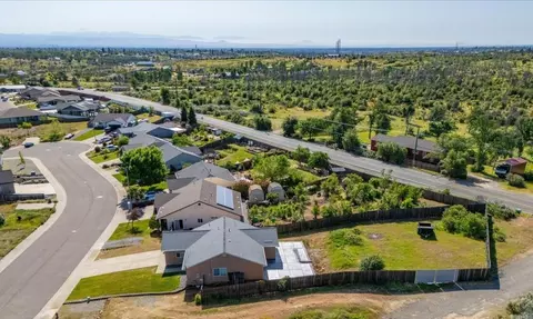 16851 Cape Cod Dr, Redding, CA 96003 photo 4
