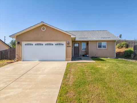16851 Cape Cod Dr, Redding, CA 96003