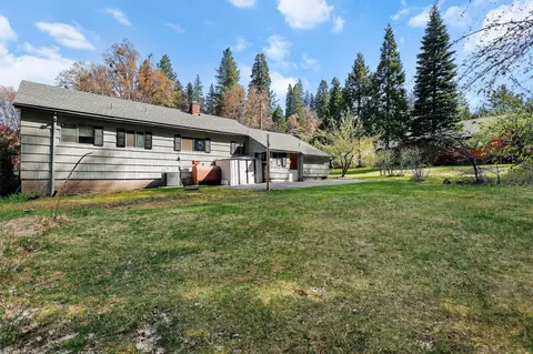 211 Smith St, Mount Shasta, CA 96067 photo 37