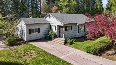 211 Smith St, Mount Shasta, CA 96067