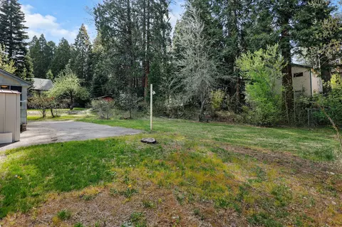 211 Smith St, Mount Shasta, CA 96067 photo 38