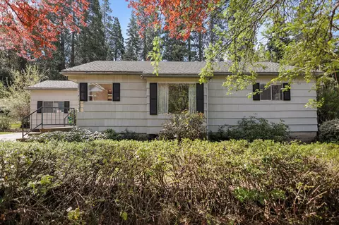 211 Smith St, Mount Shasta, CA 96067 photo 42