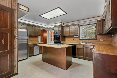 211 Smith St, Mount Shasta, CA 96067 photo 8