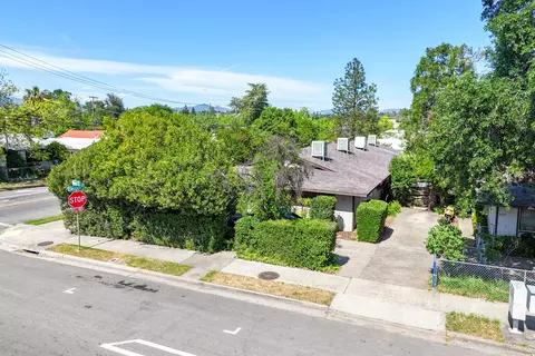 1115 1117 West St, Redding, CA 96001 photo 2