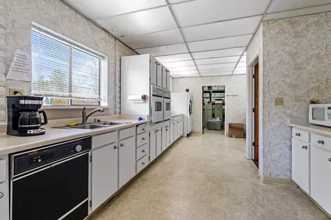 888 Shawnee Trl, Redding, CA 96003 photo 22