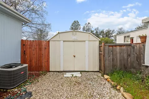 888 Shawnee Trl, Redding, CA 96003 photo 17