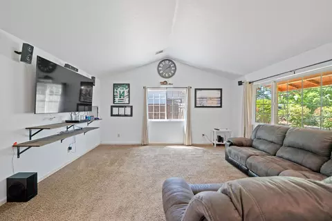 1565 Morningsun Dr, Redding, CA 96002 photo 23