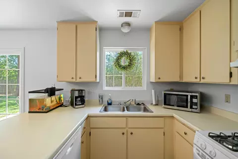 1565 Morningsun Dr, Redding, CA 96002 photo 6