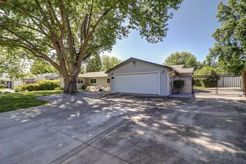 Exterior - 4890 Huntington Dr, Redding, CA 96002 photo 6 of 15