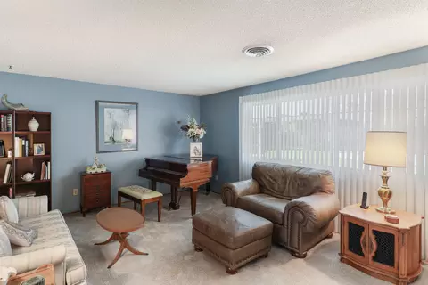 Living - 4890 Huntington Dr, Redding, CA 96002 photo 5 of 6