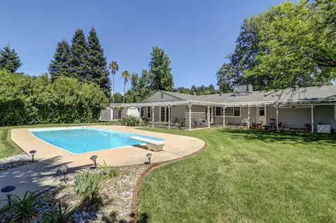 Exterior - 4890 Huntington Dr, Redding, CA 96002 photo 2 of 15