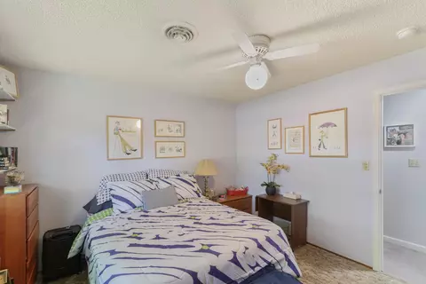 Bedroom - 4890 Huntington Dr, Redding, CA 96002 photo 6 of 9