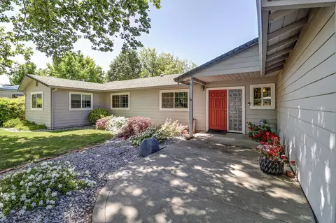 Exterior - 4890 Huntington Dr, Redding, CA 96002 photo 4 of 15