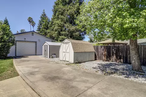 Exterior - 4890 Huntington Dr, Redding, CA 96002 photo 3 of 15