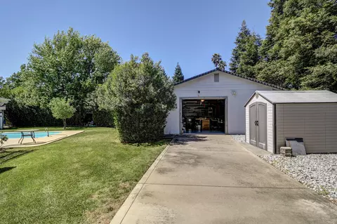 Exterior - 4890 Huntington Dr, Redding, CA 96002 photo 8 of 15