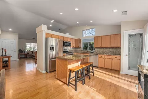 Kitchen - 1978 Eddy Way, Redding, CA 96002 photo 1 of 3