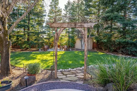 Exterior - 1978 Eddy Way, Redding, CA 96002 photo 11 of 18