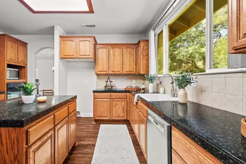 Kitchen - 20340 Greenview Dr, Redding, CA 96002 photo 2 of 3