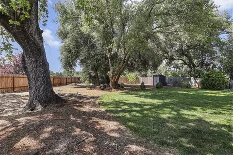 Exterior - 20340 Greenview Dr, Redding, CA 96002 photo 3 of 6