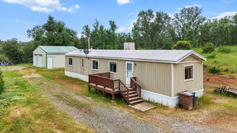 5100 Erma Ln, Anderson, CA 96007