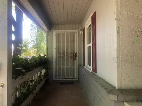 524 Loma St, Redding, CA 96003 photo 3