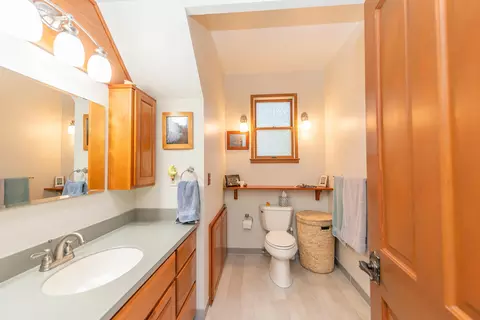 Bath - 491 E Branch Rd, Weaverville, CA 96093 photo 3 of 4