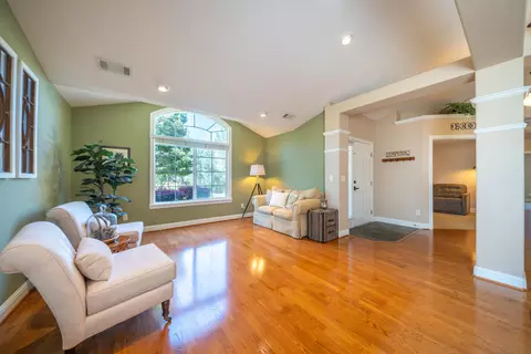 8051 Placer View Ct, Redding, CA 96001 photo 6