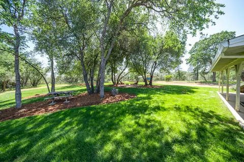 8051 Placer View Ct, Redding, CA 96001 photo 25