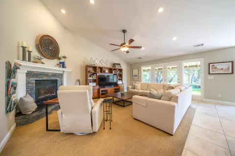 8051 Placer View Ct, Redding, CA 96001 photo 10