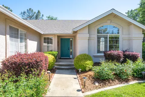 8051 Placer View Ct, Redding, CA 96001 photo 3