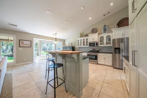 8051 Placer View Ct, Redding, CA 96001 photo 12