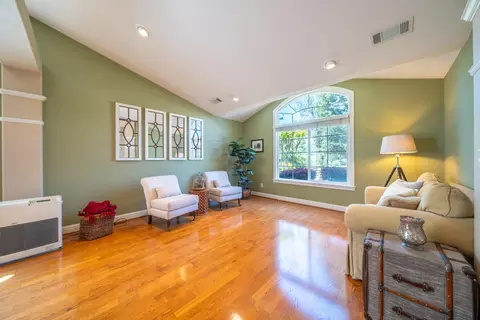 8051 Placer View Ct, Redding, CA 96001 photo 5