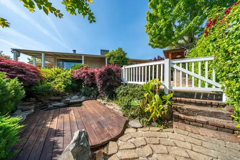 Exterior - 2043 Octavia St, Redding, CA 96001 photo 15 of 44