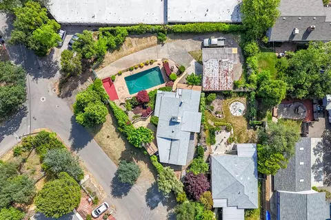 View/Area - 2043 Octavia St, Redding, CA 96001 photo 4 of 4