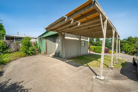 Exterior - 2043 Octavia St, Redding, CA 96001 photo 33 of 44