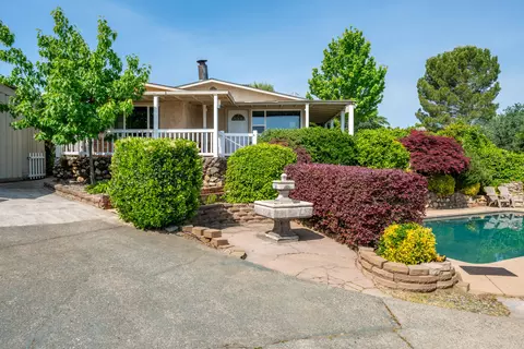 Exterior - 2043 Octavia St, Redding, CA 96001 photo 3 of 44