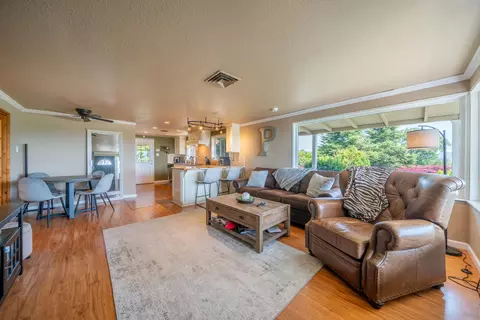Living - 2043 Octavia St, Redding, CA 96001 photo 3 of 5