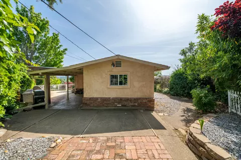 Exterior - 2043 Octavia St, Redding, CA 96001 photo 38 of 44