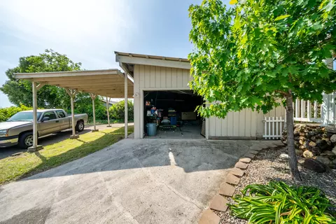 Exterior - 2043 Octavia St, Redding, CA 96001 photo 31 of 44