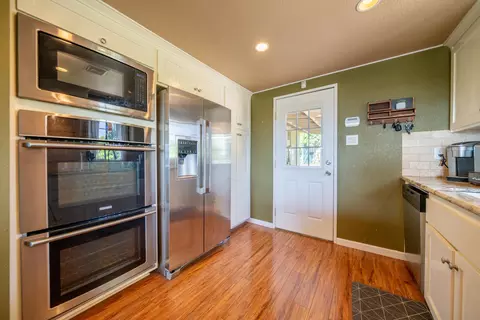 Kitchen - 2043 Octavia St, Redding, CA 96001 photo 5 of 6
