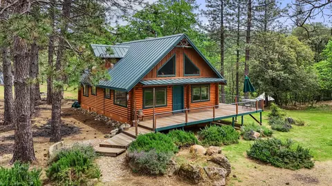 14069 Zig Zag Ln, Oak Run, CA 96069