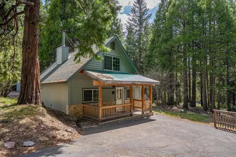 217 Villa Rd, Mount Shasta, CA 96067