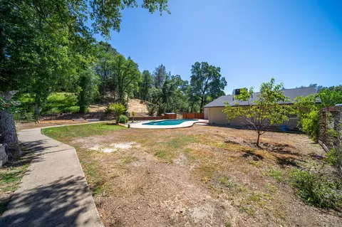 Exterior - 20035 Old Alturas Rd, Redding, CA 96003 photo 11 of 14