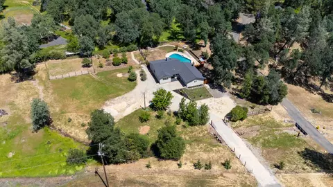 View/Area - 20035 Old Alturas Rd, Redding, CA 96003 photo 2 of 6